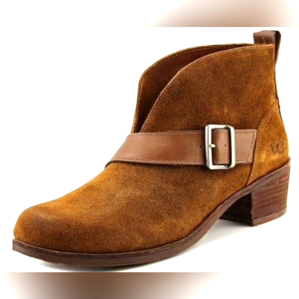 UGG Australia Women's Wright Belted Boot 1014184 Chestnut LIKE NEW